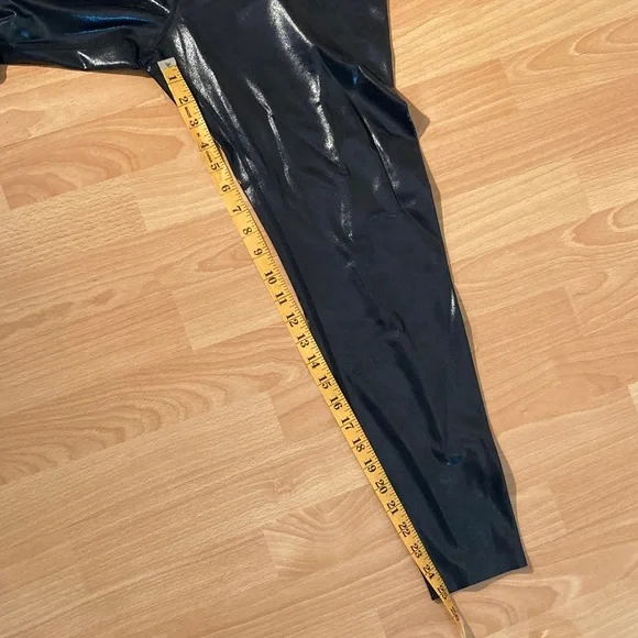 Shiny, faux leather Knix compression leggings, never worn - Picture 6 of 8
